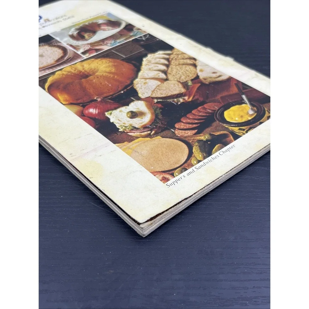Pillsburys Best Bundt Recipes 1974 Vintage Cookbook Cake Dessert Recipes‎